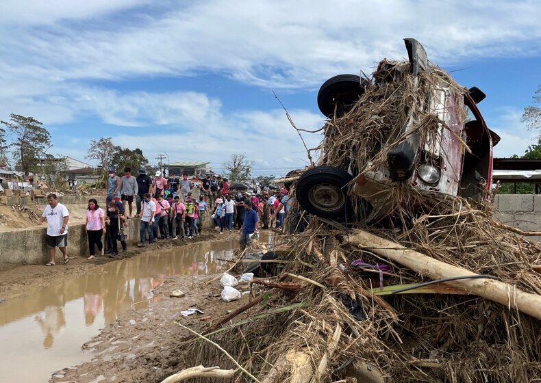  台风”雷伊”已致菲律宾近400人死亡 外媒称破坏性远超预期