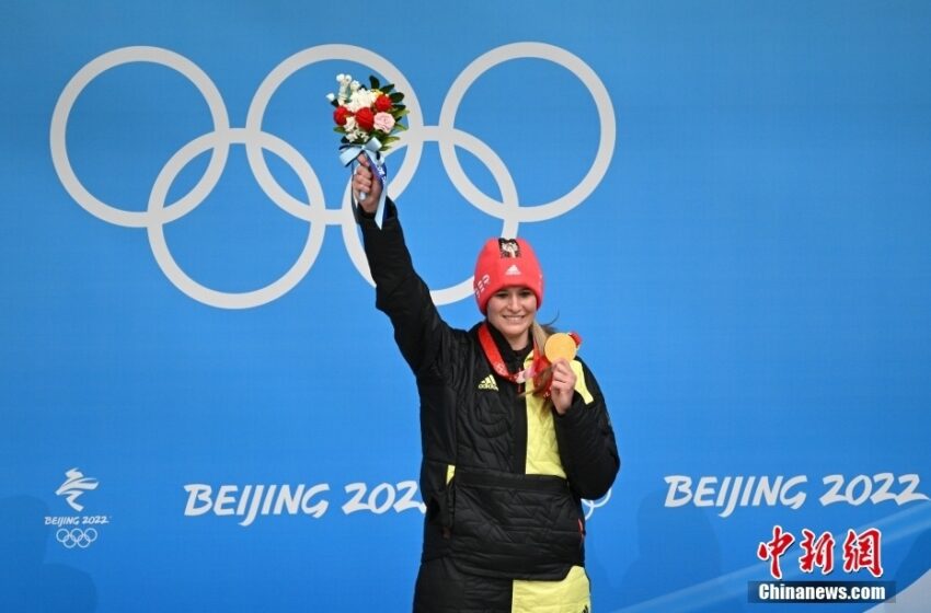  🔴🇩🇪2.8女子单人雪橇比赛 德国名将盖森伯格第五次冬奥摘金