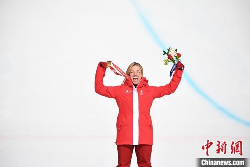  🔴🇨🇭2.11瑞士名将夺女子超级大回转金牌；中国“双姝”顺利完赛
