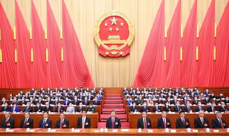  《十四届全国人大一次会议在京闭幕 习近平发表重要讲话》