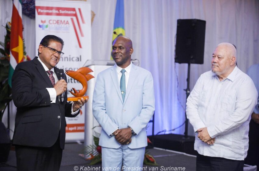  救灾协调员在 TAC-CDEMA 会议期间集思广益