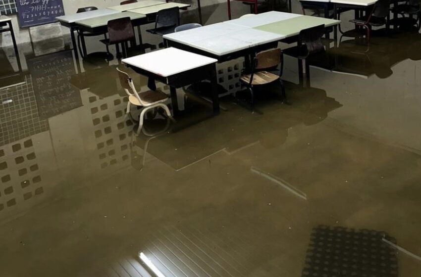  大雨造成部分地区的学校被淹没
