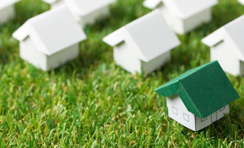  总统强调实现未来16个月建成约1000间新住房的目标