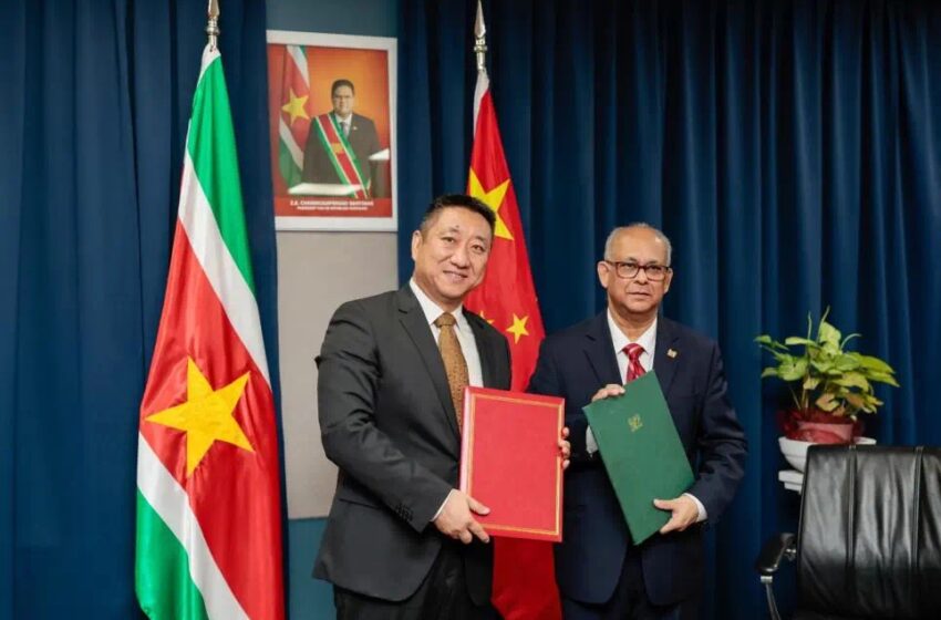 【韩镜大使出席中国援助苏里南资金交接仪式】