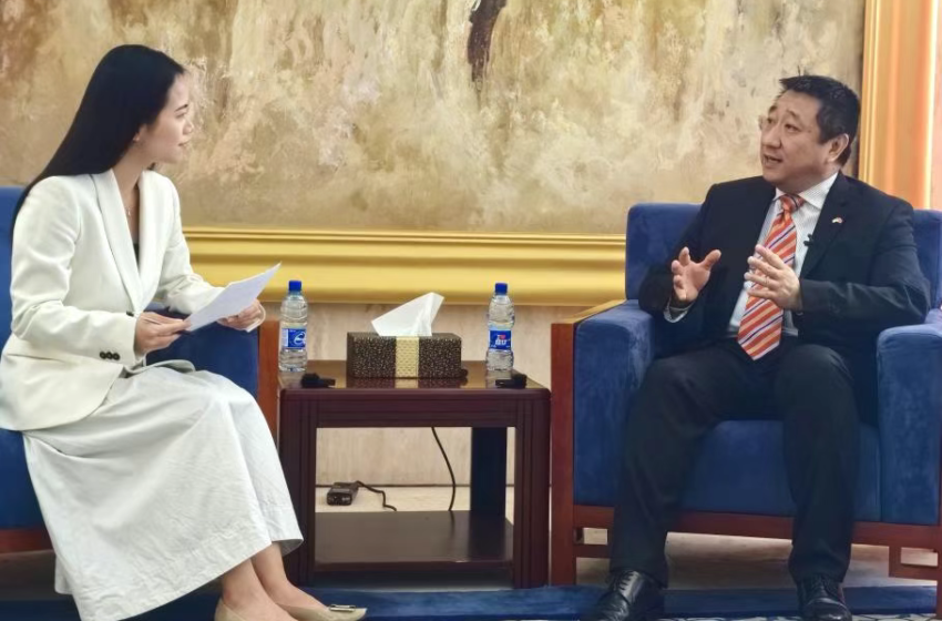  【韩镜大使就苏里南总统单多吉对华国事访问接受中国媒体专访】