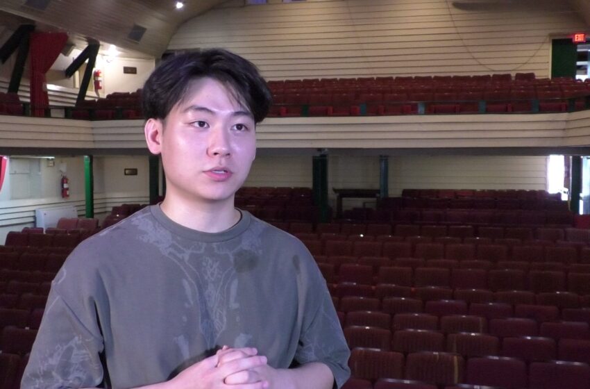  苏里南迎来中国艺术家，家庭剧院演出即将开幕