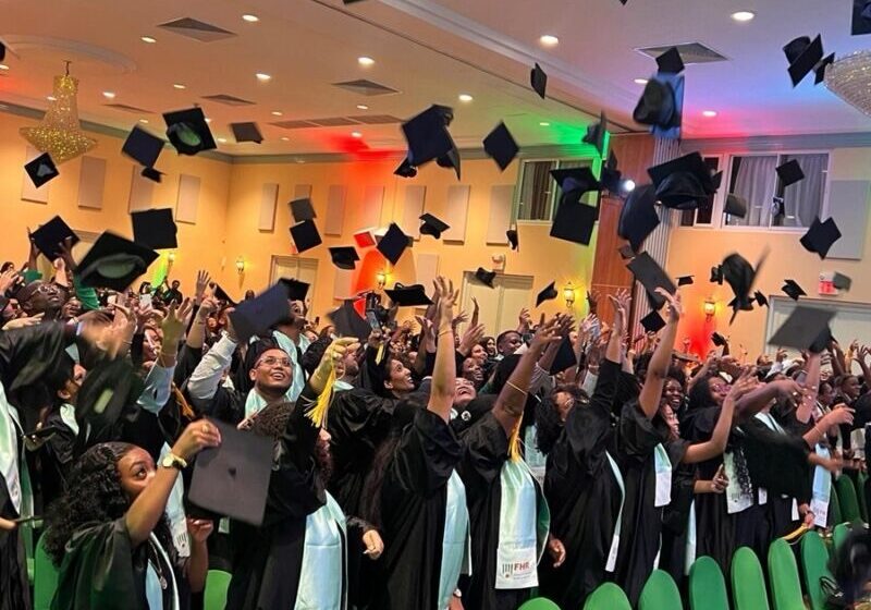  FHR高等教育学院今年有160位学生毕业
