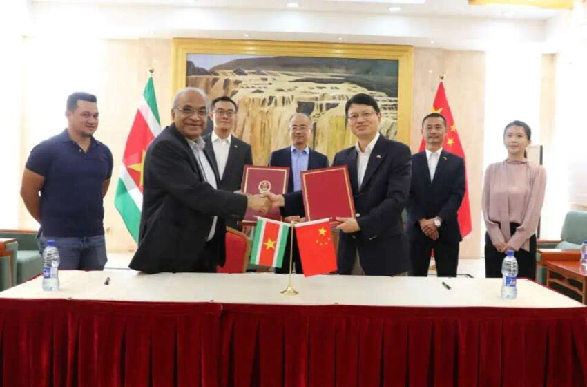  【林棘大使与苏农牧渔业部长就援苏农业项目签署换文】
