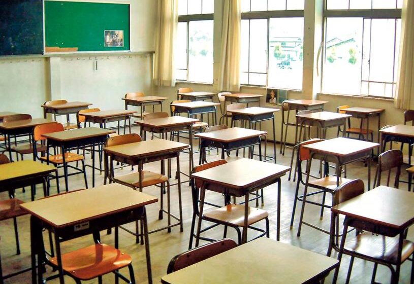  中学教师暂停罢工行动