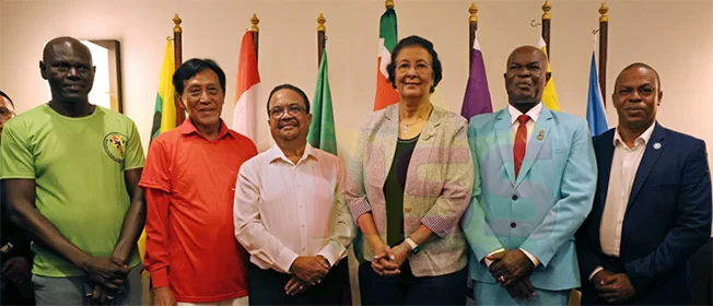  6个政党签署执政组阁意向书