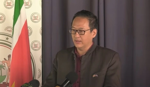  Stephen Tsang 部长立即停止部委内免费供油制度
