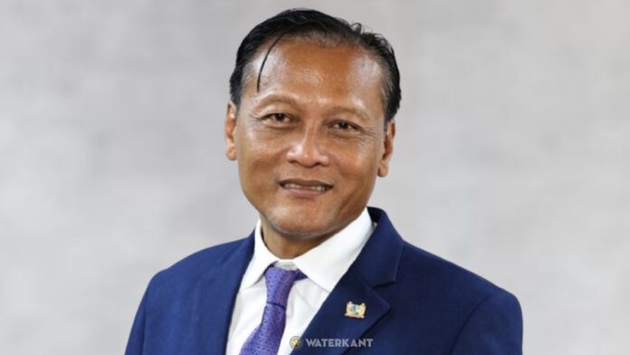  Sapoen主张财政从简：“非必要的，就不该花”