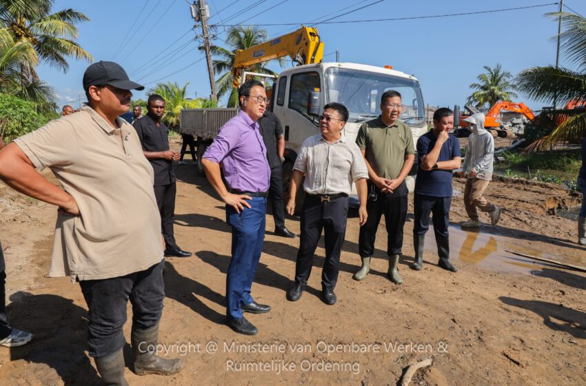  曾部长视察道路修复工程 应对高水位损毁