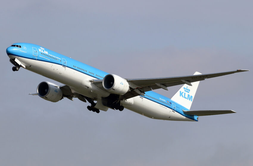  荷兰皇家航空航班转降卡宴；”抱病”空管人员重返塔台