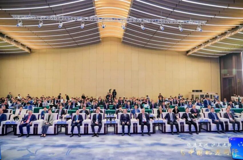  【刘静航国会议员应邀出席了中国侨联和上海市侨联举办的 2025“侨连五洲·沪上进博——与中国机遇同行” 】