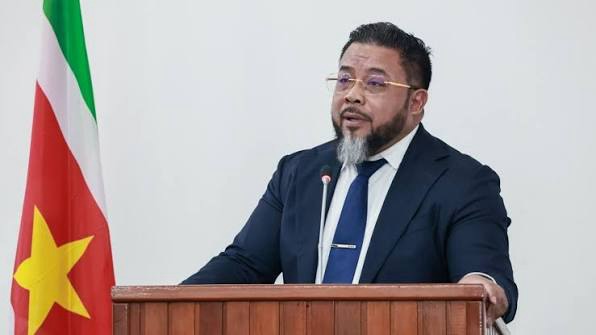  苏里南政要痛陈”代际腐败”痼疾 呼吁根除政治世袭乱象