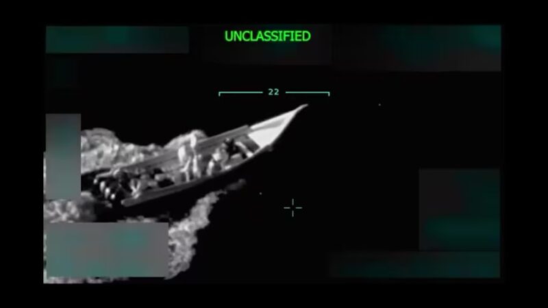  CNN：美军摧毁的”毒品船”载有运往苏里南的可卡因