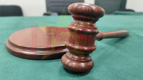  因父亲葬礼举行 Richano Santokhi刑事案件延期至7月