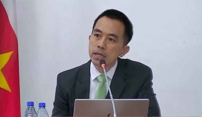  国民议会就《会计法》举行第二轮审议，刘静航议员强调分阶段实施确保石油收入审慎管理