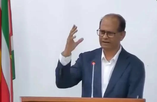  议会代表团取消边境之行后，Parmessar提议与各党团领袖磋商边境议定书